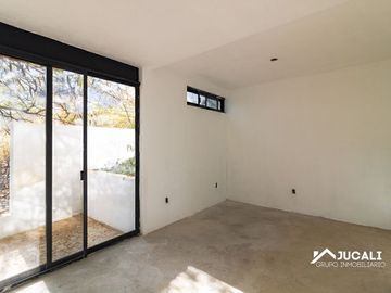 Casa en venta con alberca con vista campo de golf en Las Cañadas, Zapopan
