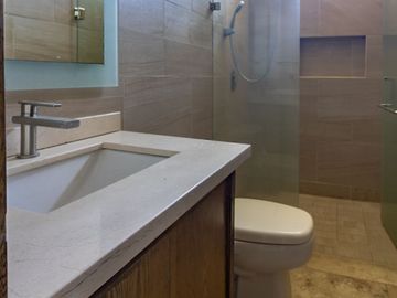 Casa en venta con alberca con vista campo de golf en Las Cañadas, Zapopan