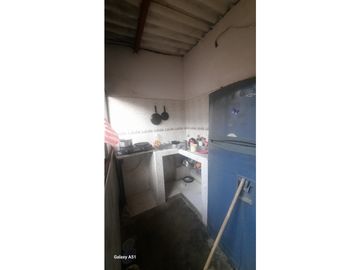 casa para remodelar cerca a 230 metros del  mar de taganga