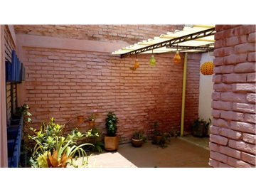 FLORA CASA EN LA FLORA  TRANQUILIDAD ALTA VALORIZACIÓN 200 O 800 M2