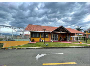 VENDO HERMOSA CASA EN MONTEMAYOR (VARIANTE)