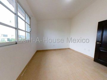 Casa en Venta en Villas del Campo Calimaya GIS 26-266