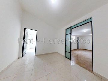 Casa en Venta en Villas del Campo Calimaya GIS 26-266