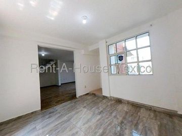 Casa en Venta en Villas del Campo Calimaya GIS 26-266