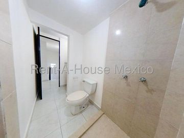 Casa en Venta en Villas del Campo Calimaya GIS 26-266