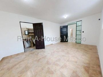 Casa en Venta en Villas del Campo Calimaya GIS 26-266