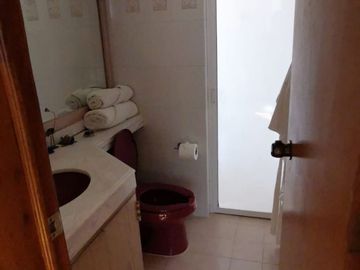 Casa en venta frente al fairway en Las Cañadas Country Club, Zapopan, Jalisco.