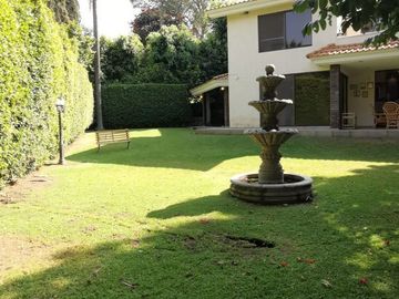 Casa en venta frente al fairway en Las Cañadas Country Club, Zapopan, Jalisco.