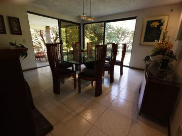 Casa en venta frente al fairway en Las Cañadas Country Club, Zapopan, Jalisco.