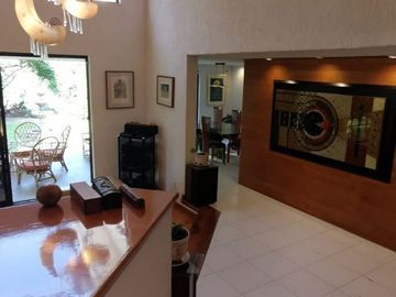 Casa en venta frente al fairway en Las Cañadas Country Club, Zapopan, Jalisco.