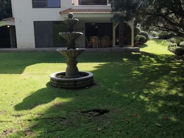Casa en venta frente al fairway en Las Cañadas Country Club, Zapopan, Jalisco.