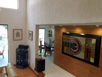Casa en venta frente al fairway en Las Cañadas Country Club, Zapopan, Jalisco.