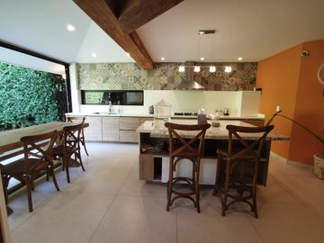 Casa en venta frente al fairway en Las Cañadas Country Club, Zapopan, Jalisco.