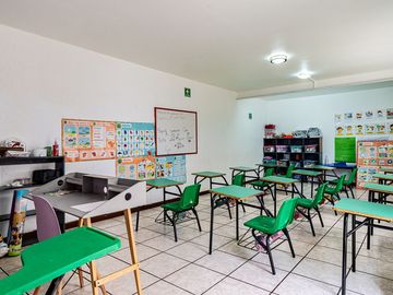 AMPLIA CASA CON USO DE SUELO EN VENTA EN LA COL. CLAVERÍA