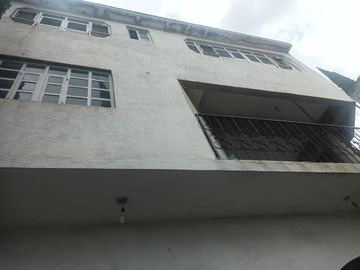 CASA EN VENTA LOMAS RESIDENCIAL PACHUCA DE SOTO, HGO. SUP. 680 m2