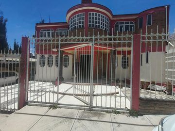 CASA EN VENTA LOMAS RESIDENCIAL PACHUCA DE SOTO, HGO. SUP. 680 m2