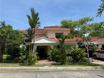 Venta de Casa en Los Senderos de Camino de Cruces Clayton Panama