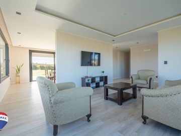 Casa Moderna Club de Campo La Vaguada Tandil