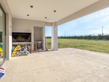 Casa Moderna Club de Campo La Vaguada Tandil
