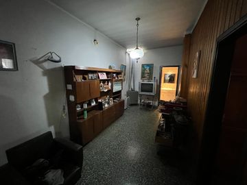 CASA VENTA RAMOS MEJIA MAS LOCAL COMERCIAL