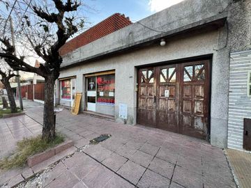 CASA VENTA RAMOS MEJIA MAS LOCAL COMERCIAL