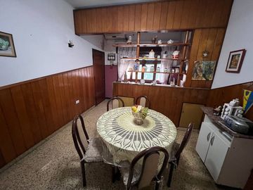 CASA VENTA RAMOS MEJIA MAS LOCAL COMERCIAL