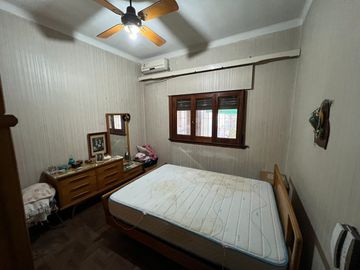 CASA VENTA RAMOS MEJIA MAS LOCAL COMERCIAL