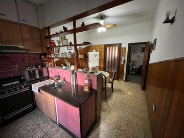 CASA VENTA RAMOS MEJIA MAS LOCAL COMERCIAL