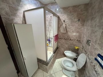 CASA VENTA RAMOS MEJIA MAS LOCAL COMERCIAL