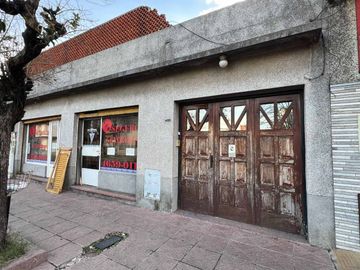 CASA VENTA RAMOS MEJIA MAS LOCAL COMERCIAL