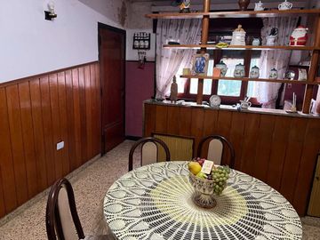CASA VENTA RAMOS MEJIA MAS LOCAL COMERCIAL