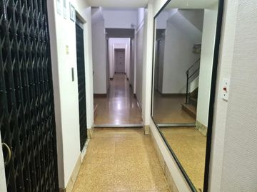 MODERNO Y FUNCIONAL MONOAMB. AMOBLADO.