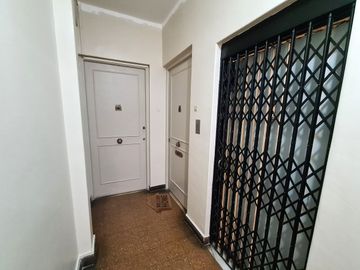 MODERNO Y FUNCIONAL MONOAMB. AMOBLADO.