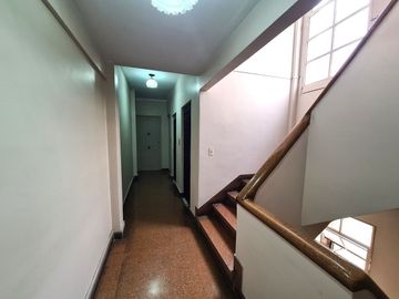 MODERNO Y FUNCIONAL MONOAMB. AMOBLADO.