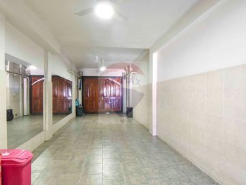 CASA 5 AMBIENTES VENTA LINIERS QUINCHO PILETA