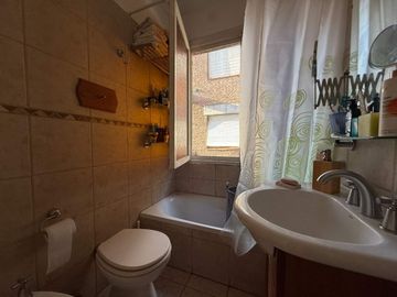 VENTA DEPTO 3 AMBIENTES CON COCHERA EN SAN ISIDRO