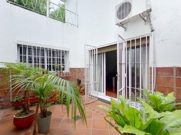 CASA 5 AMB EN VENTA CON PATIO TERRAZA COCHERA