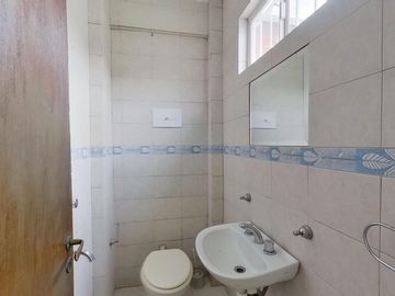 CASA 5 AMB EN VENTA CON PATIO TERRAZA COCHERA