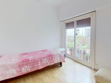 CASA 5 AMB EN VENTA CON PATIO TERRAZA COCHERA