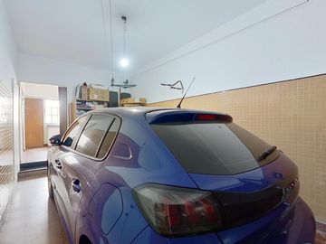 CASA 5 AMB EN VENTA CON PATIO TERRAZA COCHERA