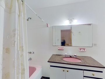 CASA 5 AMB EN VENTA CON PATIO TERRAZA COCHERA