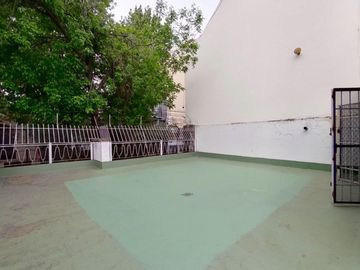 CASA 5 AMB EN VENTA CON PATIO TERRAZA COCHERA