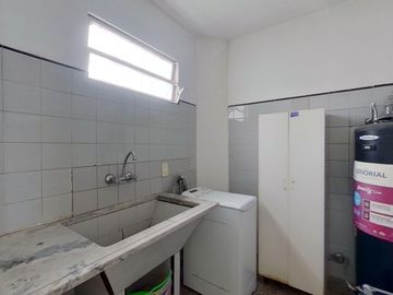CASA 5 AMB EN VENTA CON PATIO TERRAZA COCHERA