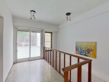 CASA 5 AMB EN VENTA CON PATIO TERRAZA COCHERA