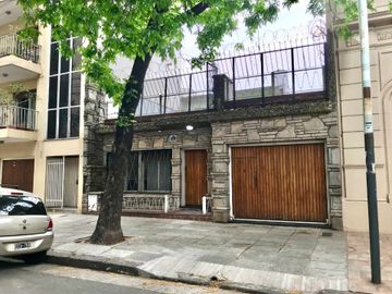 CASA 5 AMB EN VENTA CON PATIO TERRAZA COCHERA