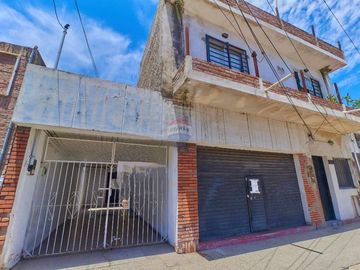 PH EN VENTA BERAZATEGUI 3 AMBIENTES COCHERA