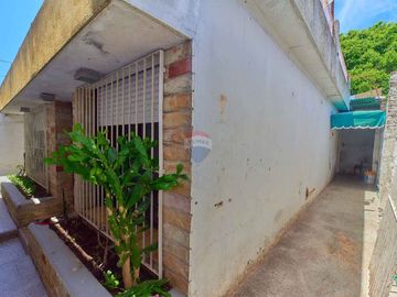 PH EN VENTA BERAZATEGUI 3 AMBIENTES COCHERA