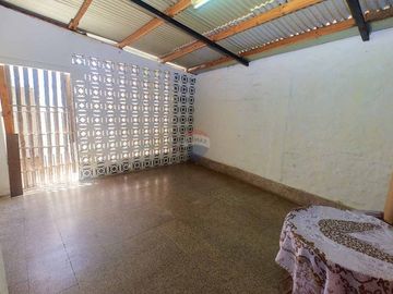 PH EN VENTA BERAZATEGUI 3 AMBIENTES COCHERA