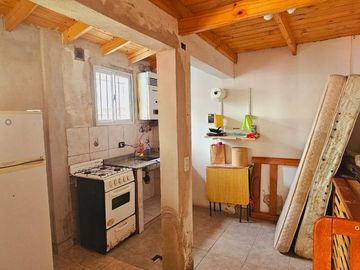 VENTA CASA 3 AMB + DEPTO 2 AMB IDEAL MULTIFAMILIAR