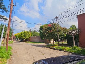 VENTA CASA 3 AMB + DEPTO 2 AMB IDEAL MULTIFAMILIAR